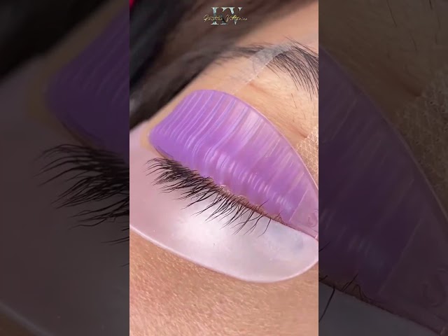 Vídeo relacionado con Starlight - KIT para PERMANENTE de Pestañas Profesional (16 servicios)