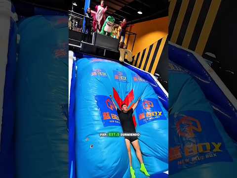 iUn salto, un lanzamiento!🤣🛌➡️🏀#shorts