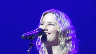 Jennifer Nettles - &quot;Three Days In Bed&quot; (Live in Boston)