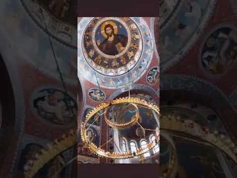 A recém-construída Catedral Alexander Nevsky em Volgogrado, Rússia. A beleza da Igreja Ortodoxa