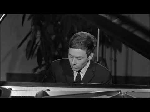 F. J. HAYDN – Sonata in C Major Hob. XVI/35. Ch. Eschenbach, piano