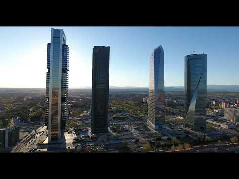 Plaza de la Luna (Moon Square)