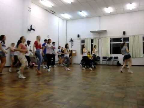 Aula de dança -  Educação Física Especial 2011