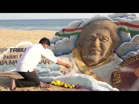 Sand art of Lata Mangeshkar as a mark of tribute - Puri Beach (Odisha)