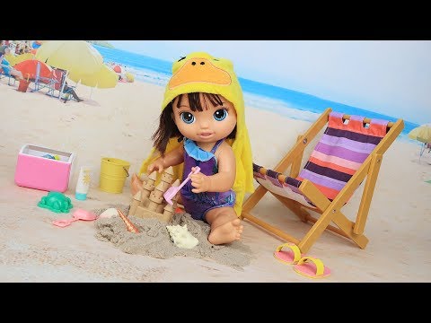BABY ALIVE DUDA VAI À PRAIA  MUITA DIVERSÃO NA AREIA! - Lilly Doll
