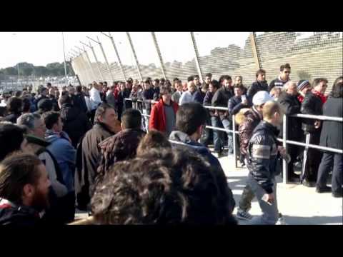 Bari Crot..ehm Benfica quarti di finale di Champions 03 03 2012.mpg