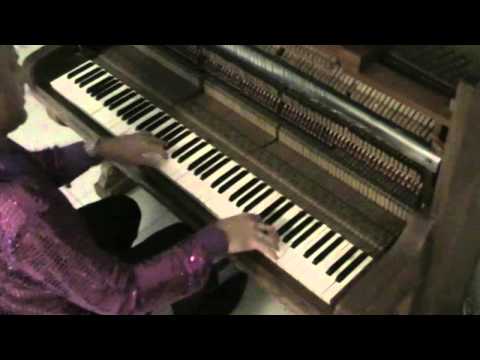 download lagu mp3 mp4 Vogue Tralee, download lagu Vogue Tralee gratis, unduh video klip Vogue Tralee