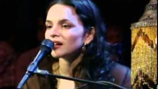 A Norah Jones Help Me Make It Through The Night Slow Video