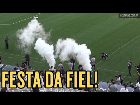 VÍDEO | Treino aberto: veja como foi a entrada dos jogadores do Corinthians VÍDEO | Treino aberto: veja como foi a entrada dos jogadores do Corinthians