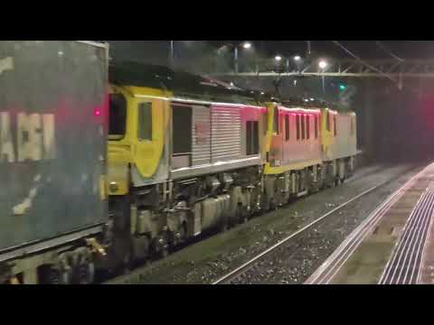 90045, 90004 & 66528 DIT - 4S88 1433 Felixstowe North FLT to Coatbridge FLT - through a wet Stafford