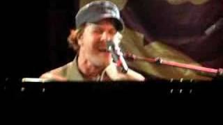 She Holds The Key :: Gavin DeGraw