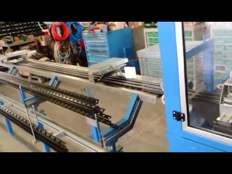 Poinçonneuse hydraulique pour volets roulants en aluminium extrudé_1