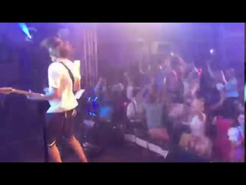 XDREAM, die Liveband bekannt aus den Ö3 Charts - WIENER NEUSTÄDTER FRÜHLINGS WIES´N