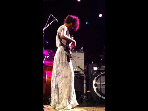 Esperanza Spalding - Live in Paris
