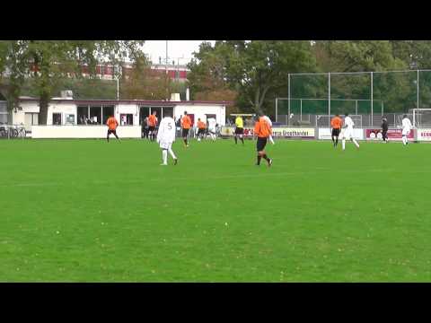 26 okt 2014 Zeeburgia 2 - VV De Meern 2 com 3-3 Voorzet achter standbeen Zeeburgia