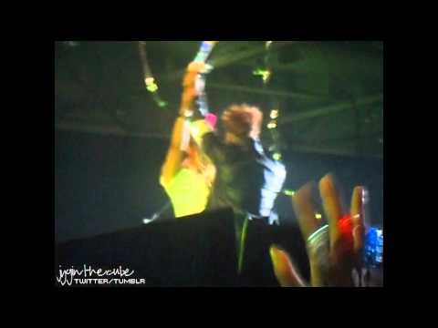 [FANCAM] dookwang dance during V.I.U @ 120303 Beautiful Show SG