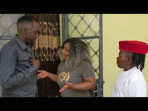 Kritikos's wife chases her beau away and says he must warn her before arriving - KRITIKOS 43