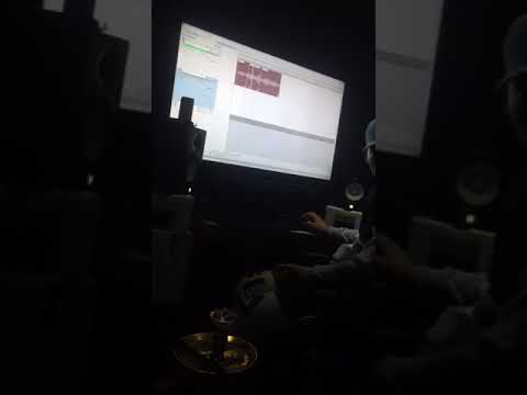 MC Huguinho JC feat DJ RB - AGORA É EX (PREVIA)