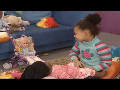 Toprak Sihirli Bebeklerle Oynuyor! - Sihirli Annem