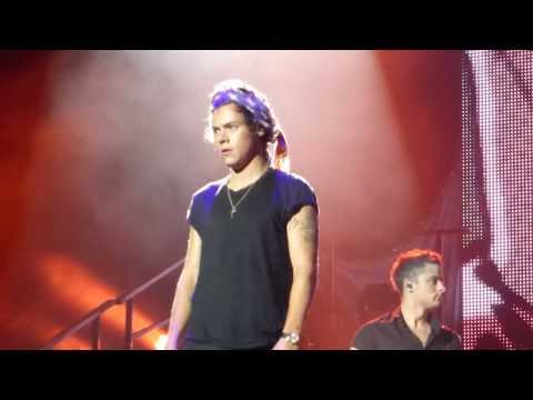 One Direction - Teenage Dirtbag - Staples Center, Los Angeles - 8.10.13