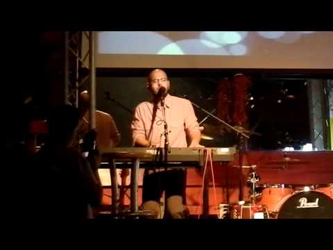 Ahmad Jafar Hedar - 4 chord songs, koncert Debbi Olomouc 20.10.2011
