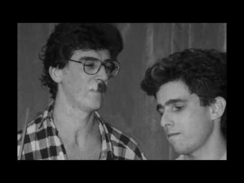 Videoclip de Necesito Un Gol (Album Version) — Charly García