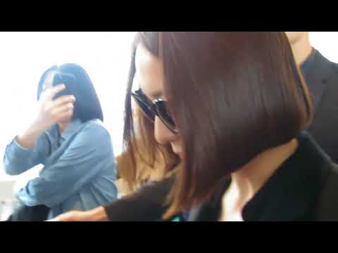 krystal arrived at hong kong airport 171019