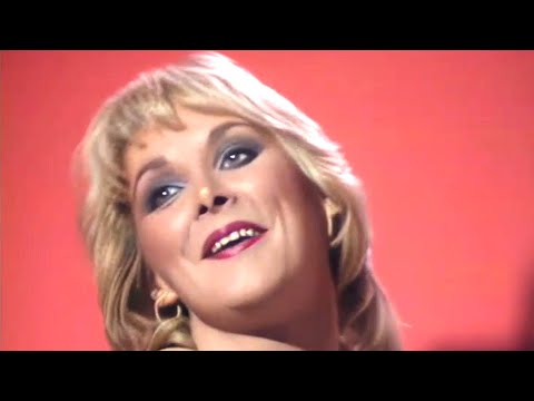 BUCKS FIZZ - THE LAND OF MAKE BELIEVE (Rare TV Performance - Christmas, 1982)