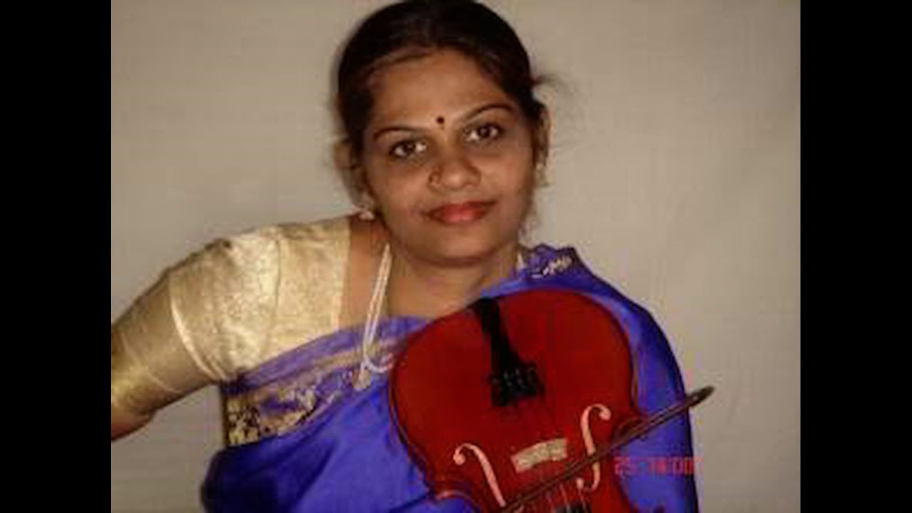 Charulatha Ramanujam violin. Thyagarajar kriti