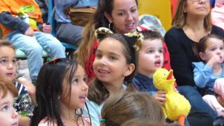 Laurie Berkner introduces Morristown to Victor Vito