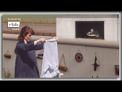 Life at the Berlin Wall 1981 | West Berlin, Entenschnabel, US sector