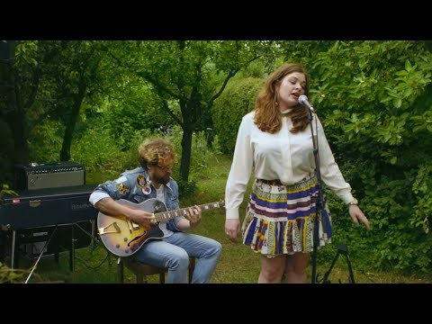 Linde Schöne - Lavalamp [De 'Linde van Nimma' Tuinsessie]