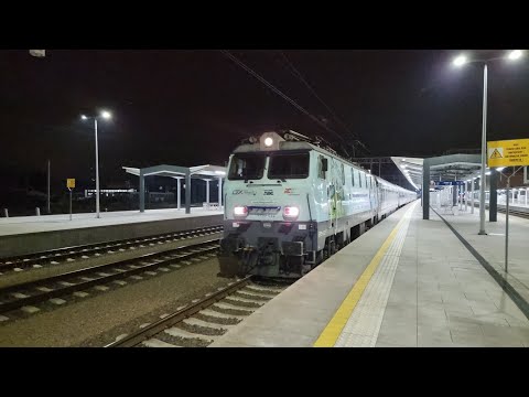 EP09-032 + IC WYSPIAŃSKI z Przemyśla Gł. do Wrocławia Gł., odjeżdża ze stacji Rzeszów Gł. 11.01.2022