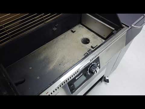 Cuisinart Woodcreek Pellet Grill - Ash Cleanout