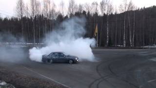preview picture of video 'Ronny Elvelund på Naf bana i Moelv 15 april 2010 burnout!!'
