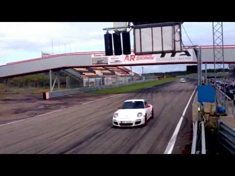 Porsche Sport Driving School, warm up.