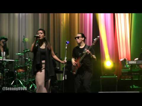 Sova ft. Yarra Rai - Biarkanlah Aku... @ JJF 2015 [HD]