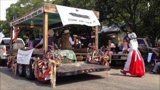 preview picture of video '2013-07-04 Comfort, TX Parade - Kerrville, TX Fireworks'