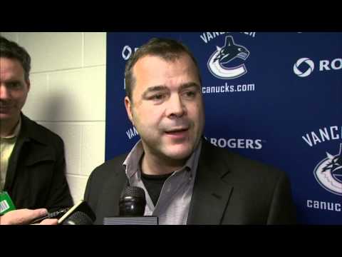 Canucks Coach Disses Dave Bolland [HD]