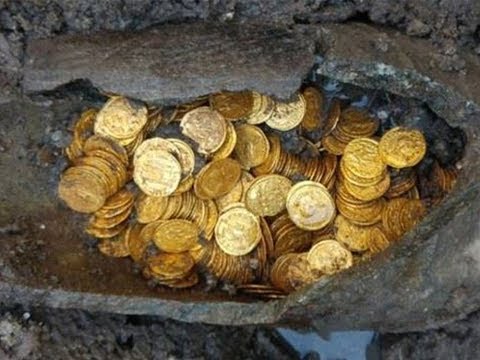 Archaeologists In Italy Unearthed 300 Roman Gold Coins – And The Treasure Could Be Worth Millions