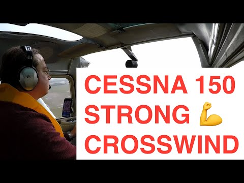 Cessna C150 STRONG CROSSWIND approach and landing at Texel EHTX February 2021
