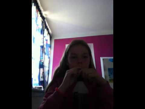 Drik saftevand på en sjov måde