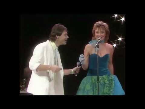 The Hornettes - Hello Mr. Radio (Aus 12 Wird 1 1983)