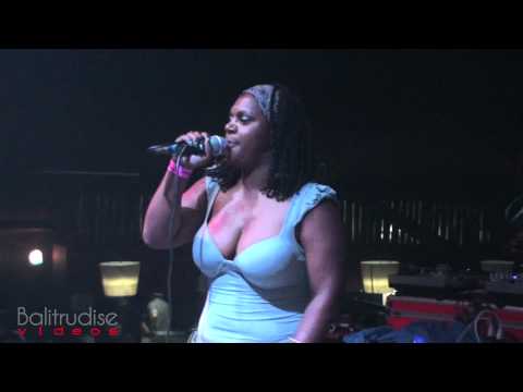 SNJ - Amor Sentimento Abstrato (Ao Vivo) 13/04/2012