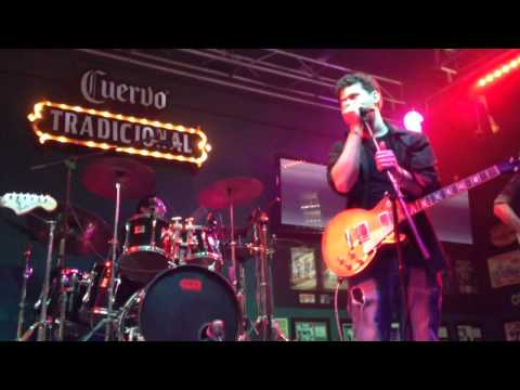 Use Somebody (cover by Utero)