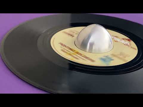 MARK WONDER ~ Fighting Soldiers (BURRO BANTON feat TONY CURTIS ~ Blaze It, Design Riddim, B Side)