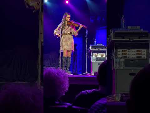 Ivy Phillips Sings Crazy, with Jimmy Fortune , and Stuie French