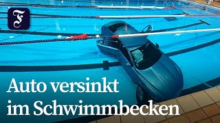 Unfall in Frankreich: Auto versinkt im Schwimmbad