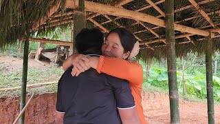 Download lagu Mila ran to hug Viet after not seeing him for many days - Ly Tieu Mila mp3 Download lagu Mila ran to hug Viet after not seeing him for many days - Ly Tieu Mila mp3