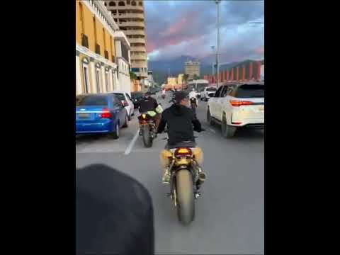 Paseo por Puerto cabello edo Carabobo. el rugir de los motores combino con el atardecer del malecón.